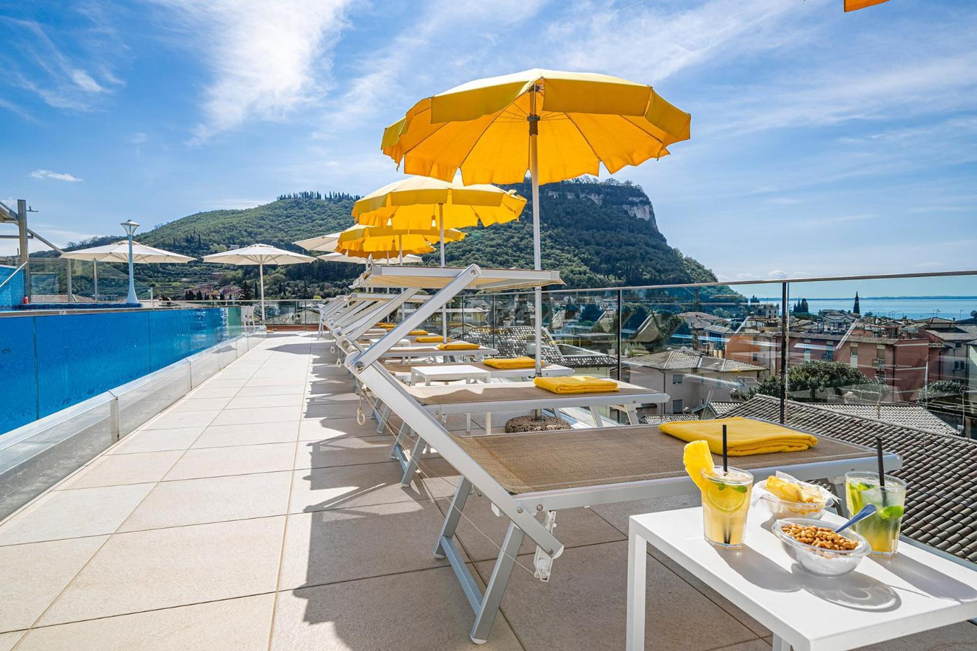 Sky Pool Hotel Sole Garda Garda  Exteriör bild