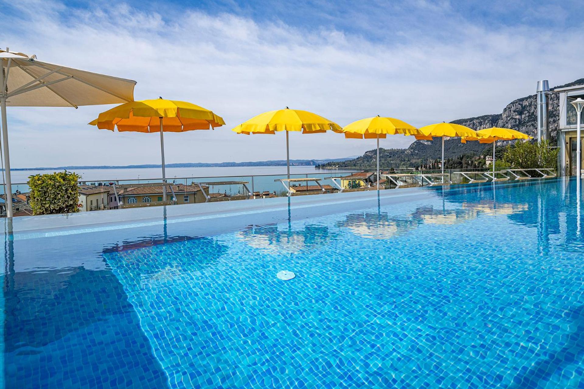 Sky Pool Hotel Sole Garda Garda  Exteriör bild